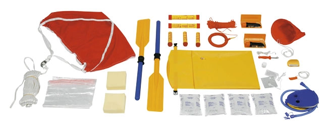 Equipos de Seguridad del Velero Ksar: La Máxima Seguridad en las Aguas de Ushuaia, Tierra del Fuego El Velero Ksar, reconocido como el velero más seguro de Ushuaia, Tierra del Fuego, está equipado con tecnología de avanzada en seguridad para asegurar una navegación confiable y protegida en los paisajes australes, fiordos y agrestes de la región. Nuestra prioridad es la seguridad y el bienestar de nuestros tripulantes y pasajeros, y para ello, contamos con una extensa gama de equipos de seguridad de última generación. Chalecos Salvavidas de Alta Tecnología A bordo del Ksar, disponemos de chalecos salvavidas inflables automáticos y manuales, diseñados para ofrecer la máxima flotabilidad y visibilidad en situaciones de emergencia. Cada miembro de la tripulación y pasajero tiene acceso a estos chalecos, asegurando que todos estén preparados ante cualquier eventualidad. Arneses y Líneas de Vida Para garantizar la seguridad durante condiciones adversas, el Ksar está equipado con arneses de seguridad y líneas de vida robustas. Estos dispositivos permiten a la tripulación moverse con seguridad por la cubierta, minimizando el riesgo de caídas al mar. Balsas Salvavidas Nuestras balsas salvavidas inflables están preparadas para emergencias, equipadas con suministros esenciales como agua, alimentos, y botiquines de primeros auxilios. Estas balsas tienen la capacidad suficiente para acomodar a toda la tripulación, asegurando que todos puedan ser rescatados en caso de necesidad. Extintores de Incendios El Ksar cuenta con extintores de incendios estratégicamente ubicados y revisados regularmente, listos para actuar en caso de cualquier incidente a bordo. La seguridad contra incendios es una prioridad, y estamos preparados para cualquier eventualidad. Botiquín de Primeros Auxilios Nuestro botiquín de primeros auxilios está completamente equipado con medicamentos, vendas, tijeras, guantes y otros suministros médicos esenciales. Este botiquín es accesible y está actualizado para manejar cualquier emergencia médica a bordo. Sistemas de Comunicación de Vanguardia Contamos con un radio VHF marino para comunicaciones de emergencia, y una EPIRB (Radiobaliza de Emergencia) para la localización precisa en situaciones críticas. Estas herramientas de comunicación aseguran que siempre podamos contactar con los servicios de rescate en caso de necesidad. Iluminación y Señalización de Alta Visibilidad El Ksar está equipado con luces de navegación en perfecto estado de funcionamiento, luces estroboscópicas de emergencia y bengalas de señalización. Estas herramientas son cruciales para garantizar nuestra visibilidad en condiciones de poca luz y durante rescates nocturnos. Bombas de Achique Disponemos de bombas de achique manuales y automáticas para mantener el velero libre de agua. Estas bombas son esenciales para mantener la flotabilidad y estabilidad del Ksar en todo momento. Herramientas y Repuestos Nuestro velero lleva a bordo una caja de herramientas completa y repuestos esenciales para el motor, las velas y otros equipos críticos. Estamos preparados para cualquier reparación de emergencia que pueda ser necesaria durante nuestras travesías. Internet Satelital Starlink de SpaceX El Velero Ksar también está equipado con el servicio de internet satelital Starlink de SpaceX. Esta tecnología avanzada nos permite mantener una conexión estable y rápida a internet, incluso en las áreas más remotas y desafiantes del sur del mundo. Esto no solo mejora la comunicación y la navegación, sino que también añade una capa adicional de seguridad al permitir un contacto continuo con el mundo exterior. Tecnología Adicional de Seguridad El Ksar también está equipado con paracaídas de arrastre para reducir la velocidad del velero en condiciones de tormenta, generadores de viento y solar para mantener la energía en situaciones de emergencia, y sistemas desalinizadores de agua para proporcionar agua potable en emergencias prolongadas. En el Velero Ksar, la seguridad es nuestra máxima prioridad. Equipados con tecnología de avanzada y una amplia gama de equipos de seguridad, garantizamos que nuestras navegaciones por los paisajes australes, fiordos y agrestes de Ushuaia, Tierra del Fuego, sean siempre seguras y protegidas para todos a bordo.