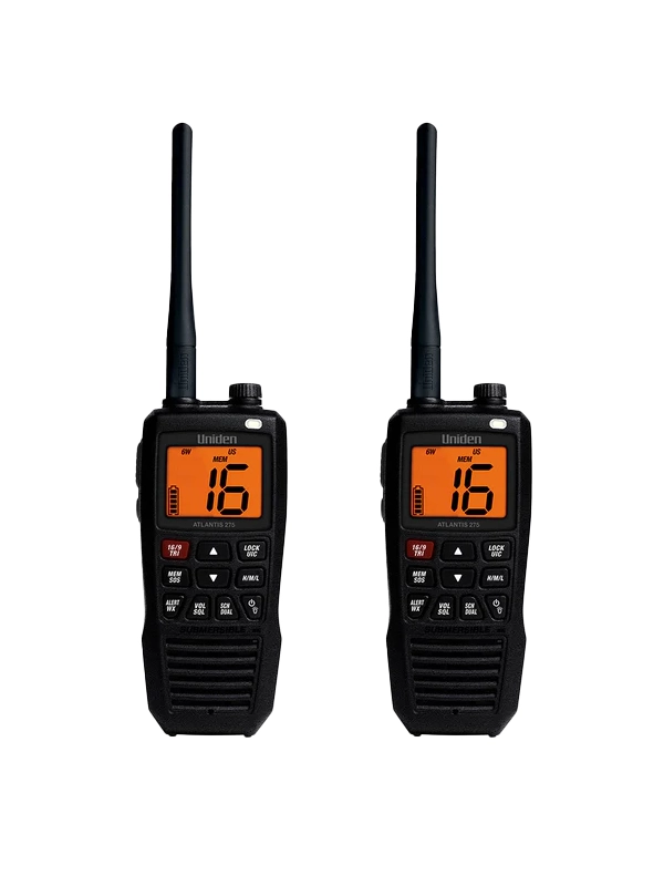 Equipos de Seguridad del Velero Ksar: La Máxima Seguridad en las Aguas de Ushuaia, Tierra del Fuego El Velero Ksar, reconocido como el velero más seguro de Ushuaia, Tierra del Fuego, está equipado con tecnología de avanzada en seguridad para asegurar una navegación confiable y protegida en los paisajes australes, fiordos y agrestes de la región. Nuestra prioridad es la seguridad y el bienestar de nuestros tripulantes y pasajeros, y para ello, contamos con una extensa gama de equipos de seguridad de última generación. Chalecos Salvavidas de Alta Tecnología A bordo del Ksar, disponemos de chalecos salvavidas inflables automáticos y manuales, diseñados para ofrecer la máxima flotabilidad y visibilidad en situaciones de emergencia. Cada miembro de la tripulación y pasajero tiene acceso a estos chalecos, asegurando que todos estén preparados ante cualquier eventualidad. Arneses y Líneas de Vida Para garantizar la seguridad durante condiciones adversas, el Ksar está equipado con arneses de seguridad y líneas de vida robustas. Estos dispositivos permiten a la tripulación moverse con seguridad por la cubierta, minimizando el riesgo de caídas al mar. Balsas Salvavidas Nuestras balsas salvavidas inflables están preparadas para emergencias, equipadas con suministros esenciales como agua, alimentos, y botiquines de primeros auxilios. Estas balsas tienen la capacidad suficiente para acomodar a toda la tripulación, asegurando que todos puedan ser rescatados en caso de necesidad. Extintores de Incendios El Ksar cuenta con extintores de incendios estratégicamente ubicados y revisados regularmente, listos para actuar en caso de cualquier incidente a bordo. La seguridad contra incendios es una prioridad, y estamos preparados para cualquier eventualidad. Botiquín de Primeros Auxilios Nuestro botiquín de primeros auxilios está completamente equipado con medicamentos, vendas, tijeras, guantes y otros suministros médicos esenciales. Este botiquín es accesible y está actualizado para manejar cualquier emergencia médica a bordo. Sistemas de Comunicación de Vanguardia Contamos con un radio VHF marino para comunicaciones de emergencia, y una EPIRB (Radiobaliza de Emergencia) para la localización precisa en situaciones críticas. Estas herramientas de comunicación aseguran que siempre podamos contactar con los servicios de rescate en caso de necesidad. Iluminación y Señalización de Alta Visibilidad El Ksar está equipado con luces de navegación en perfecto estado de funcionamiento, luces estroboscópicas de emergencia y bengalas de señalización. Estas herramientas son cruciales para garantizar nuestra visibilidad en condiciones de poca luz y durante rescates nocturnos. Bombas de Achique Disponemos de bombas de achique manuales y automáticas para mantener el velero libre de agua. Estas bombas son esenciales para mantener la flotabilidad y estabilidad del Ksar en todo momento. Herramientas y Repuestos Nuestro velero lleva a bordo una caja de herramientas completa y repuestos esenciales para el motor, las velas y otros equipos críticos. Estamos preparados para cualquier reparación de emergencia que pueda ser necesaria durante nuestras travesías. Internet Satelital Starlink de SpaceX El Velero Ksar también está equipado con el servicio de internet satelital Starlink de SpaceX. Esta tecnología avanzada nos permite mantener una conexión estable y rápida a internet, incluso en las áreas más remotas y desafiantes del sur del mundo. Esto no solo mejora la comunicación y la navegación, sino que también añade una capa adicional de seguridad al permitir un contacto continuo con el mundo exterior. Tecnología Adicional de Seguridad El Ksar también está equipado con paracaídas de arrastre para reducir la velocidad del velero en condiciones de tormenta, generadores de viento y solar para mantener la energía en situaciones de emergencia, y sistemas desalinizadores de agua para proporcionar agua potable en emergencias prolongadas. En el Velero Ksar, la seguridad es nuestra máxima prioridad. Equipados con tecnología de avanzada y una amplia gama de equipos de seguridad, garantizamos que nuestras navegaciones por los paisajes australes, fiordos y agrestes de Ushuaia, Tierra del Fuego, sean siempre seguras y protegidas para todos a bordo.